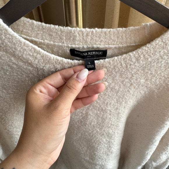 Banana Republic Cozy Cream Sweater | Large - Picture 2 of 4